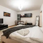 Modern & Cozy - Near Herastrau Park Apartment