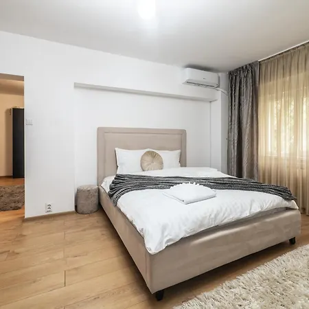 Апартаменти Modern & Cozy - Near Herastrau Park Бухарест